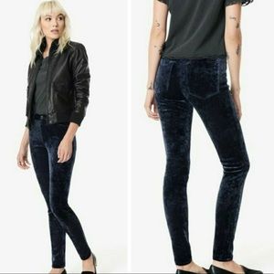 🆕 Joe’s Jeans The Charlie-High Rise Skinny